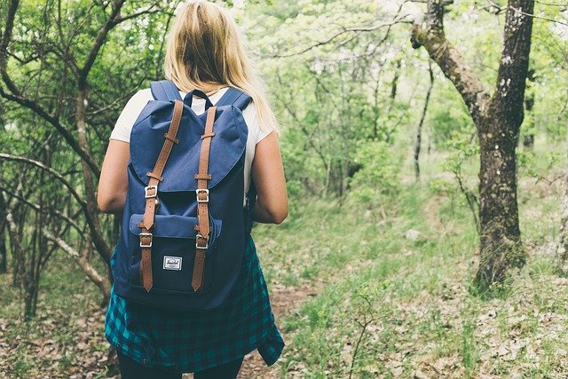 Cyklus pro adoptivní rodiče teenagerů: Komunikace, Emoce, Hranice, Sebepoškozování, Gender, Rodičovská supervize